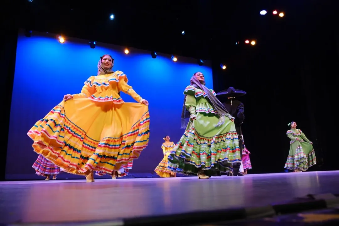 Juventudes de Puebla llevan la danza folclórica al escenario en concurso estatal