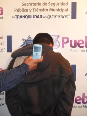 Aseguran a ladronzuelo por robar un celular