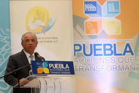 Insostenible una década más de crisis, advierte Colegio de Economistas