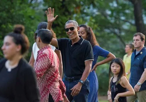Obama sigue gozando de la vida; ahora vacaciona en Indonesia