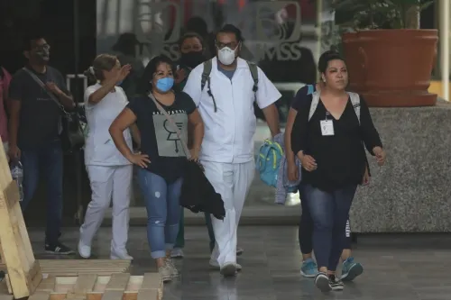 Pasantes de medicina serán contratados por Gobierno para cubrir déficit de médicos en hospitales