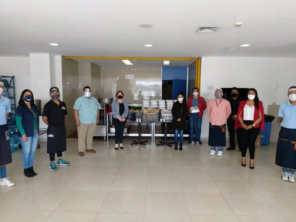 Realiza CANIRAC entrega de apoyos alimentarios al sector Salud