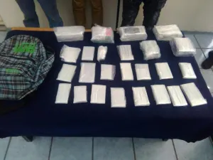 Detiene policía de San Pedro Cholula a 3 sujetos por robo a comercio