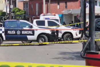 Asesinan a tiros a un hombre dentro de su camioneta en Coronango
