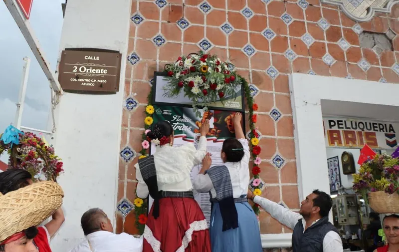 atlixco-pega-bando-patrio