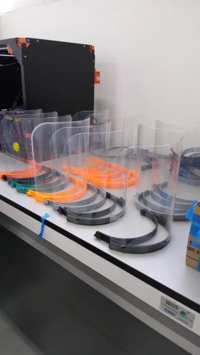 UPAEP, Unicar Plastics y Moldes y Utillajes, producirán caretas
