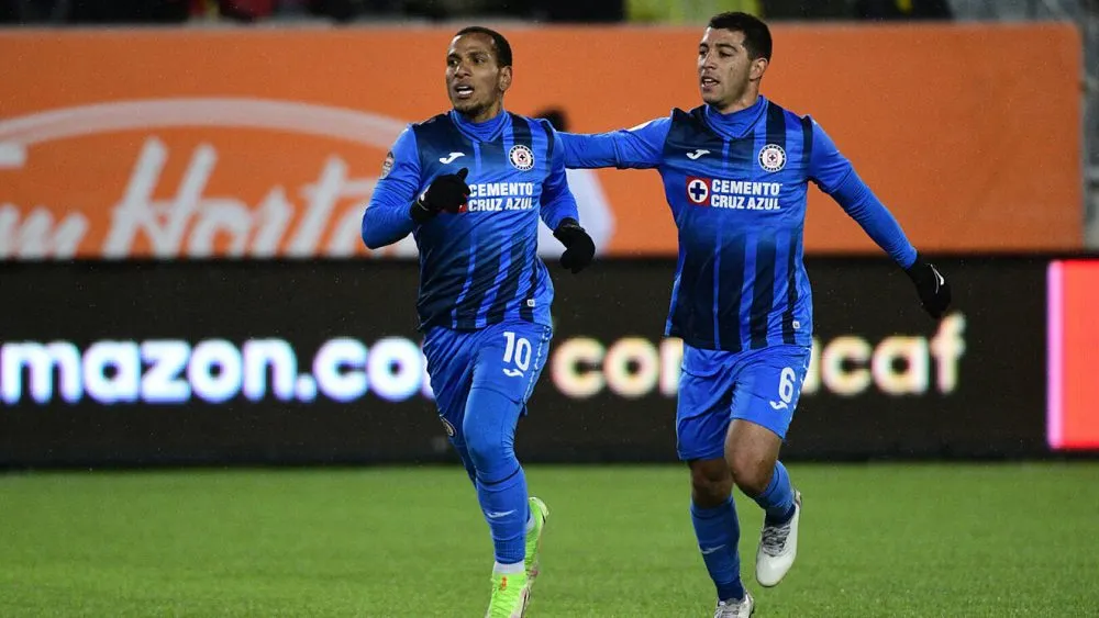 Cruz Azul apaga el infierno con goleada a Toluca