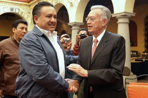 Bartlett y SME se alían contra Lozano Alarcón