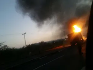 Se incendia tráiler en la Veracruz-Xalapa