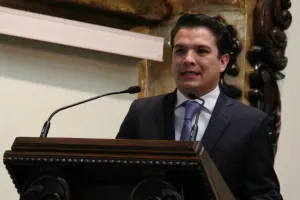 Gerardo Islas abre la posibilidad de registrarse como plurinominal