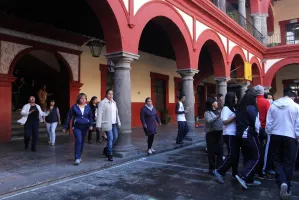 Cuotas escolares no deben condicionar documentos de alumnos: SEP