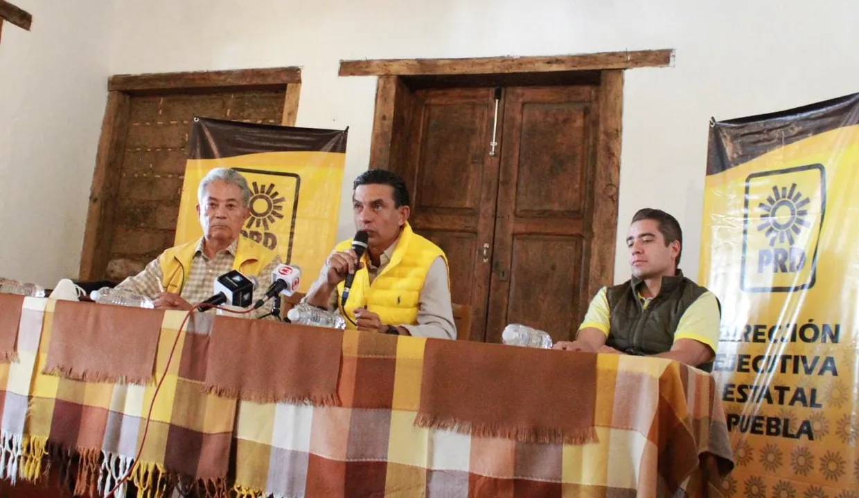 Las puertas del PRD están abiertas para todos aquellos que quieran un cambio para el país : Carlos Martínez Amador