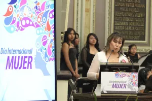 Aportaciones femeninas crecen en la política