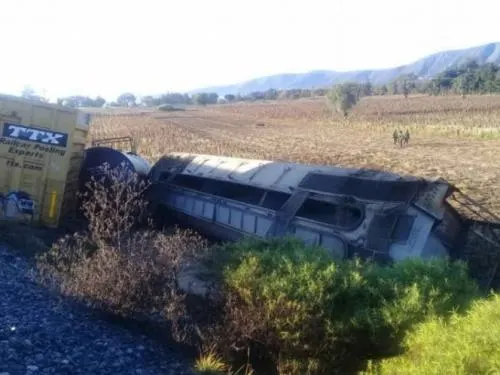Banda descarrila un tren de carga en San Pedro Temamatla, Puebla