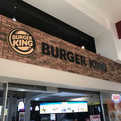 Burger King cierra dos sucursales en Puebla ante crisis por  Covid-19