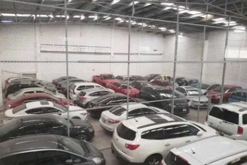 Si te robaron tu auto… ¡Tal vez está en esta bodega!