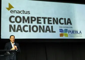 Reconoce Moreno Valle compromiso social de jóvenes emprendedores
