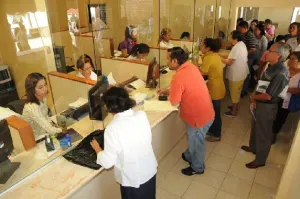 Por recorte presupuestal dan de baja a 600 burócratas