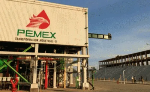 INAI ordena a Pemex entregar informe sobre licitación en venta de desechos