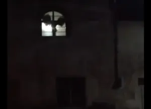 VIDEO: Capturan a supuesta bruja en San Salvador El Seco