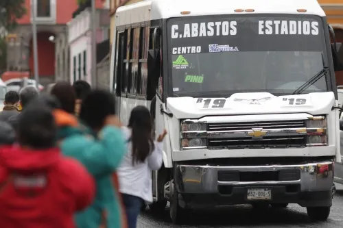 Por paro de transportistas, servicios de taxis aumentan tarifa