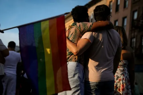 Corte Constitucional de Ecuador aprueba matrimonio igualitario