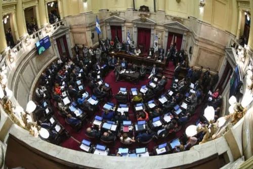 Por crisis, Senado aprueba ley de emergencia económica