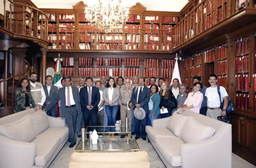 Tensa reunión entre Rivera y ONG; le demandan que sea removido funcionario con negro historial