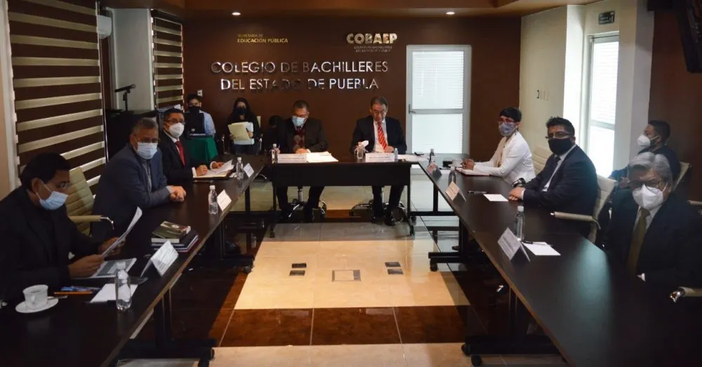Atiende y mejora COBAEP calidad educativa en 37 planteles