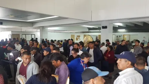 Continúa entrega de subsidios a transportistas