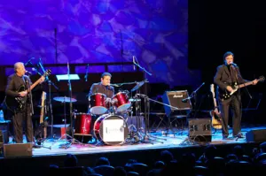 Celebran 50 años de The Beatles, a favor de Beca a un Niño Indígena