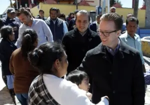 Se reúne Luis Banck con vecinos de Santo Tomás Chautla