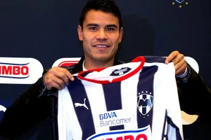 Presentan a Pablo Barrera como nuevo rayado
