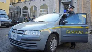 Policía fiscal italiana catea oficinas de clubes