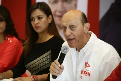 Reaparece Lastiri en redes sociales: “Ya estoy en casa gracias a Dios”