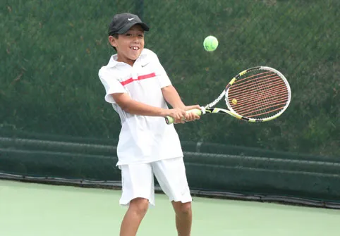 Siguen buenos resultados de elementos de escuela de tenis de Tec de Monterrey