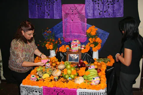 Invita Ayuntamiento de Puebla a participar en concurso de ofrendas de cartonería y papel