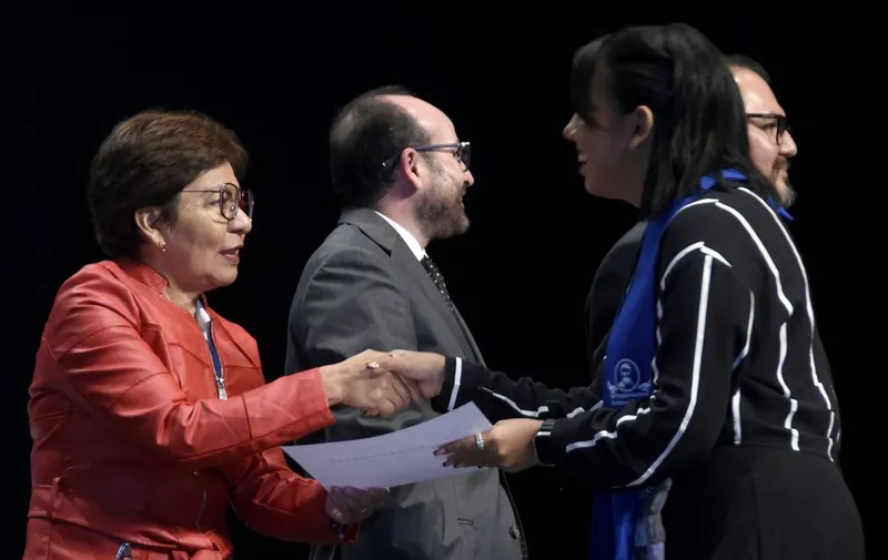 buap-lilia-cedillo-graduacion-prepa-emiliano-zapata