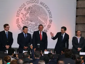 Presenta Nuño modelo educativo para una ‘transformación profunda’