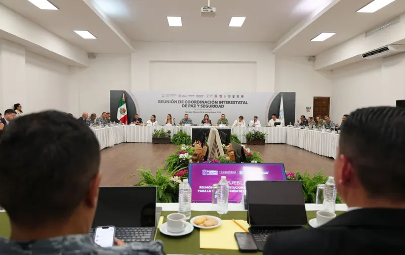 Puebla refuerza coordinación con estados vecinos contra el robo a transporte de carga