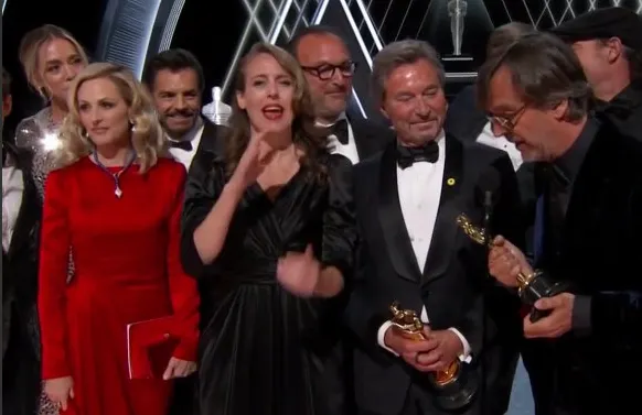 Con Derbez, CODA gana como Mejor Película en ceremonia de los Oscar