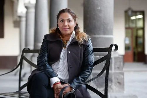 “Recibir bendiciones, mi mayor satisfacción”, destaca trabajadora del SEDIF