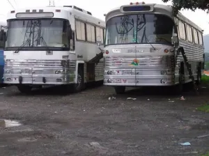 SCT manda 600 autobuses para sacar a turistas de Guerrero