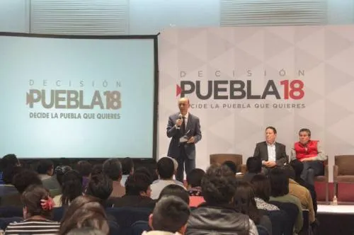Lastiri calla y evita fijar postura sobre RMV y su vínculos con huachicoleros