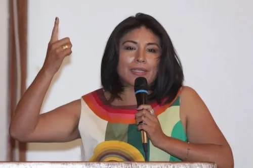 Carlos Martínez y Roxana Luna se reparten la dirigencia del PRD poblano