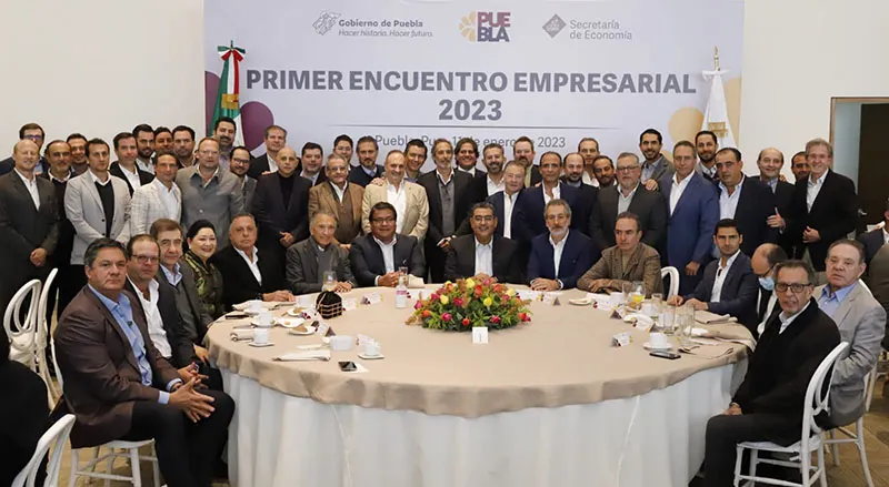 La clase empresarial poblana cierra filas en torno al gobernador