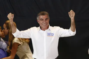 Tony, gobernador