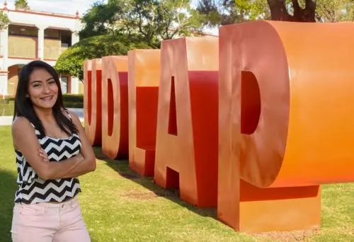 Estudiante UDLAP realiza actividades en universidades de Canadá