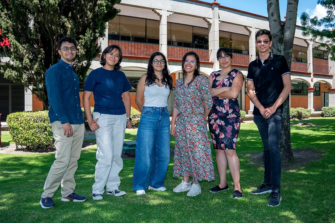 Estudiantes Udlap Hackaton 2023