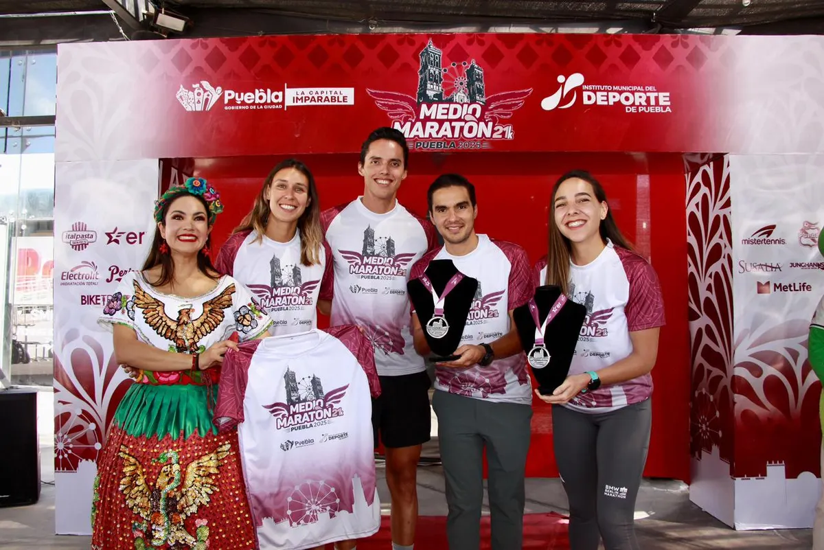 Presenta Ayuntamiento de Puebla rutas, playera y medalla del Medio Maratón 21K Puebla 2025